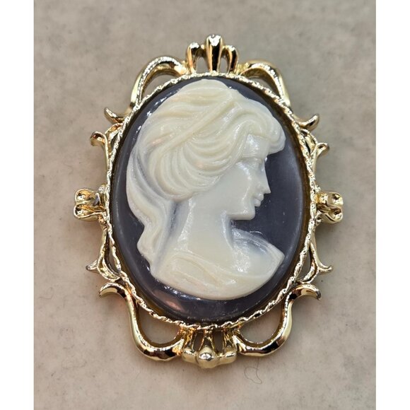 Vintage Cameo Brooch Gray Resin Victorian Lady Bezel Set Fancy Gold Tone Frame - Picture 2 of 5